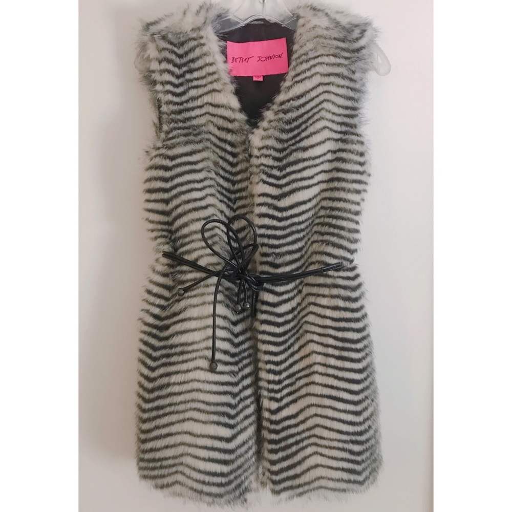 Betsy Johnson FUAX FUR VEST